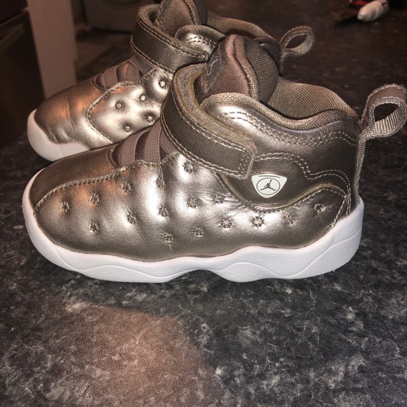 Jordan’s gold toddler girls 7c - Picture 8 of 8